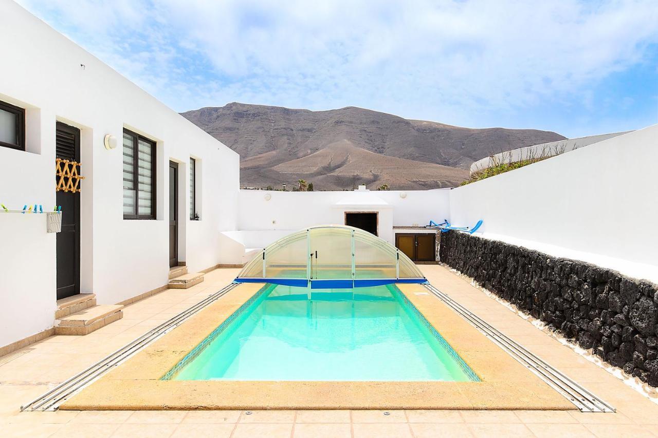 Famara Beach House Exterior photo